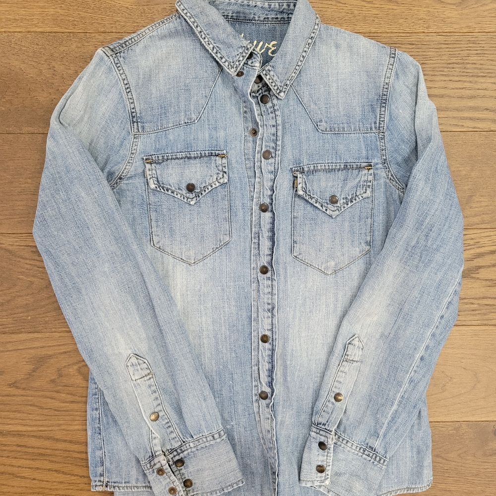 Madewell Light Wash Denim Button-Up Shirt